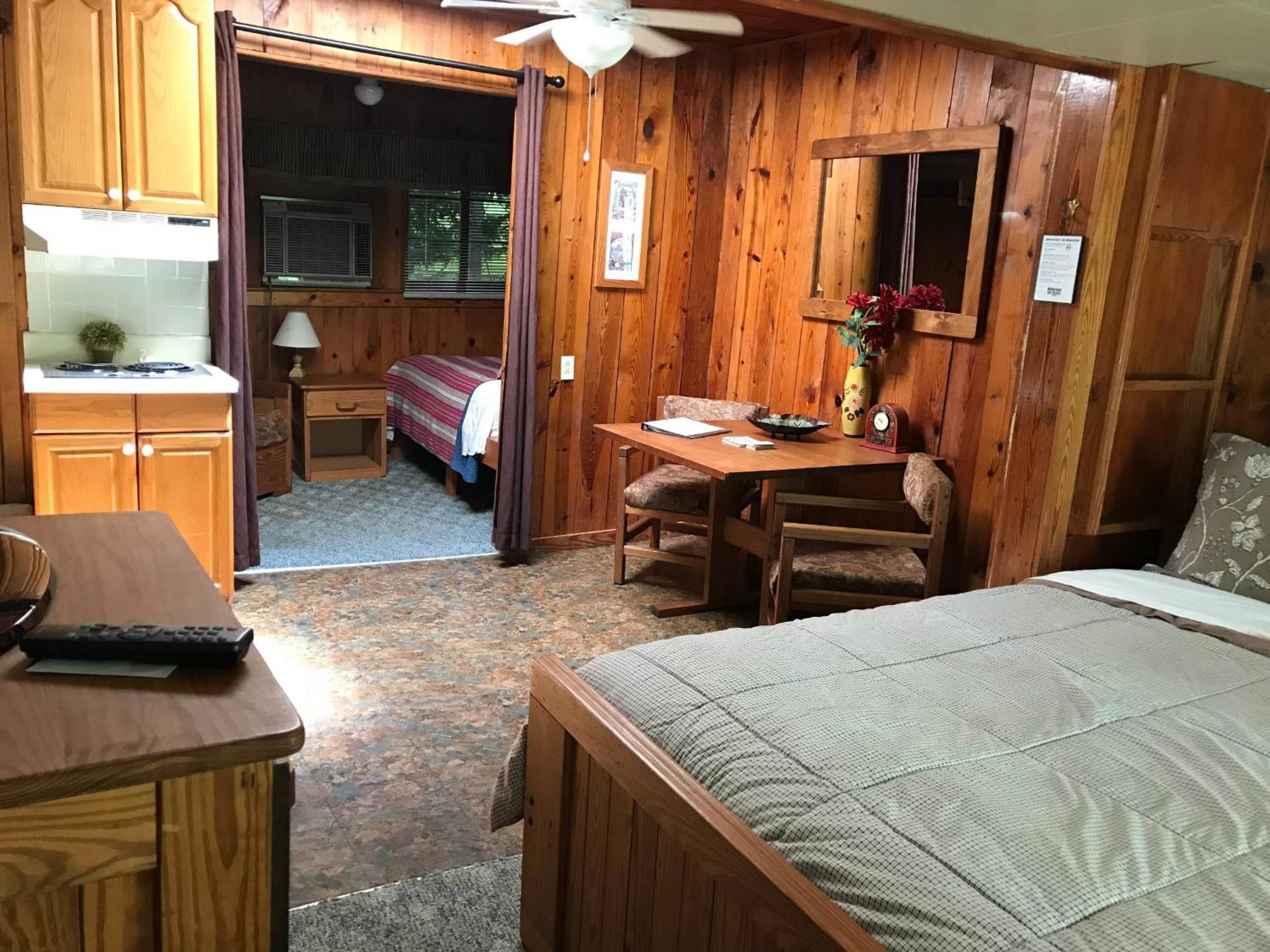 Mountain Lake Cottages 헨더슨빌 외부 사진