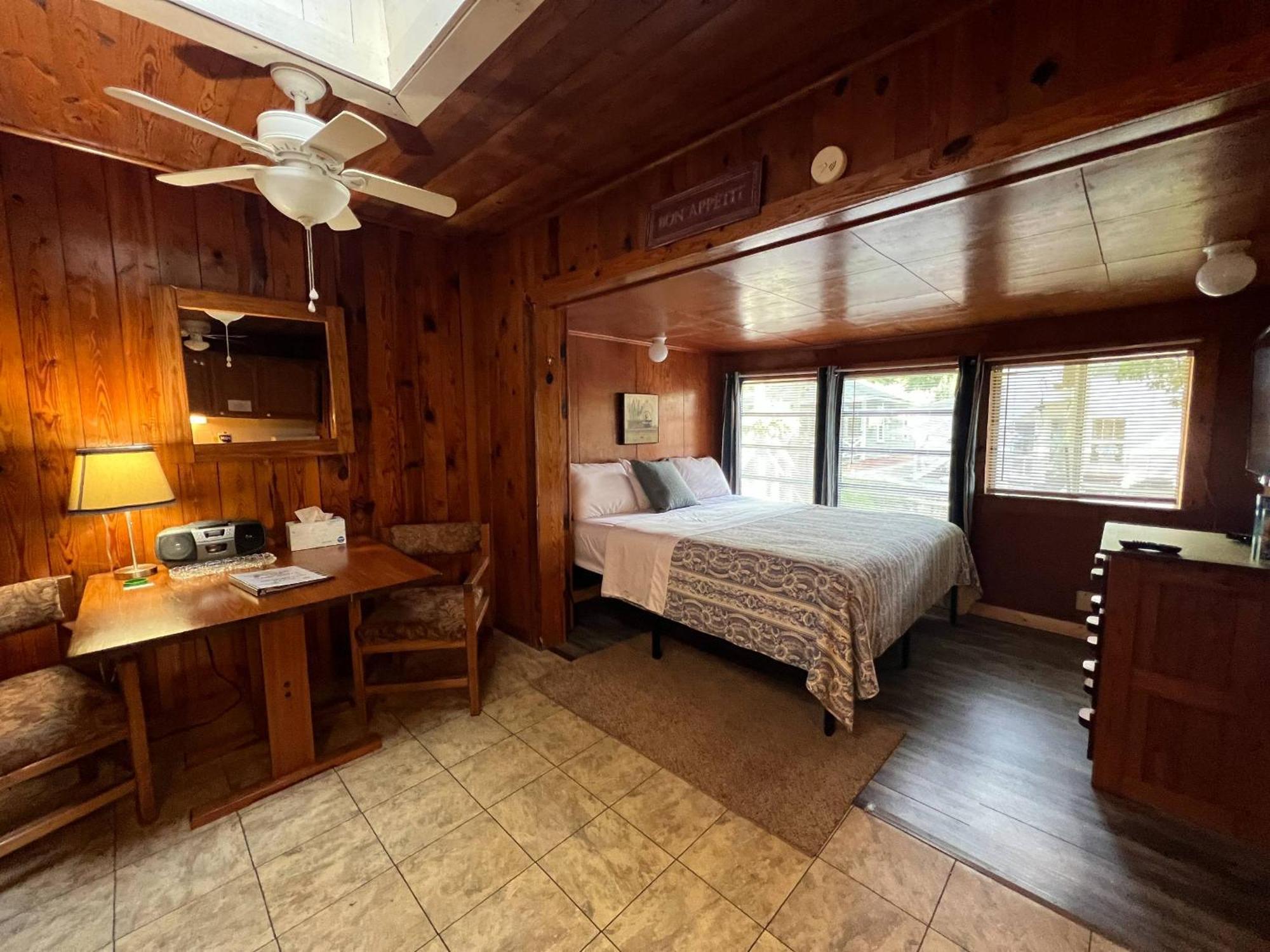Mountain Lake Cottages 헨더슨빌 외부 사진